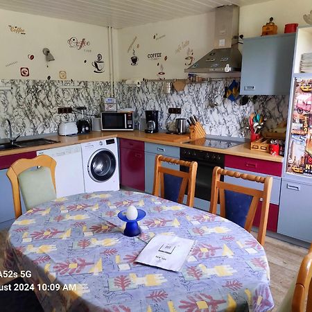 Ferienhaus Kunterbunt ฮิตซาคเคอร์ ภายนอก รูปภาพ